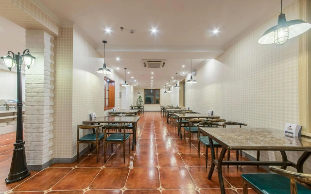 EES Holiday Inn