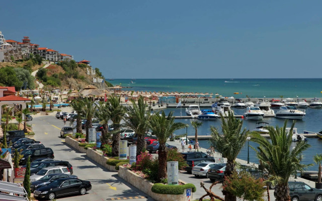 Hotel Palace Marina Dinevi