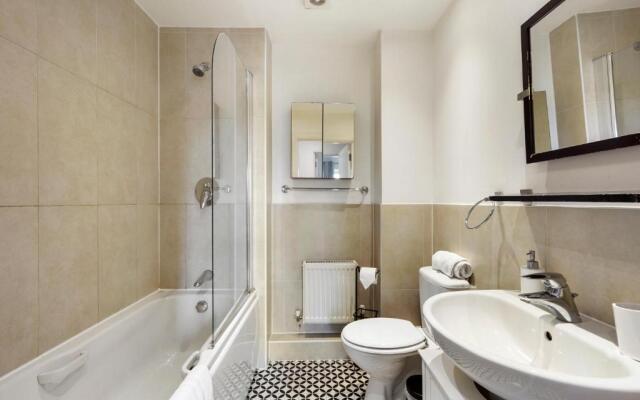 Clarendon Heights - Stylish Two-Bedroom Apartment