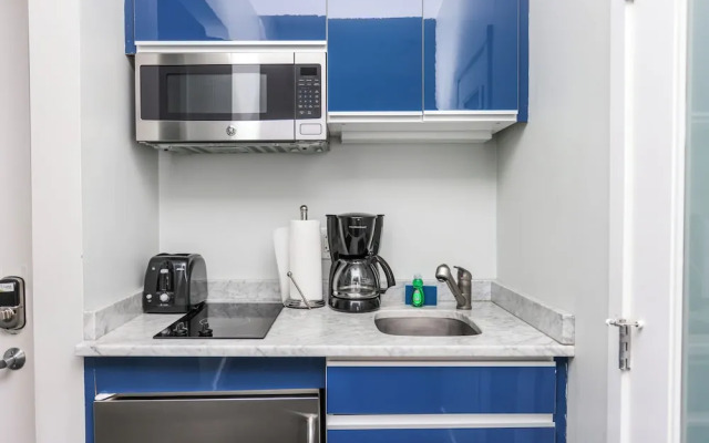 Maverick Suites at 245 Newbury St