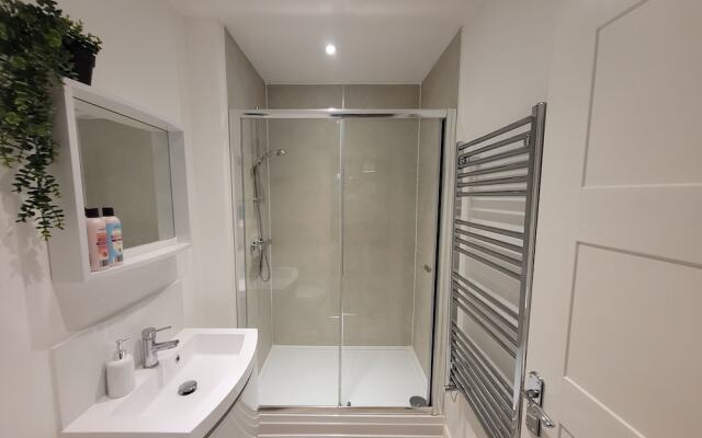 Crescent House Apartments