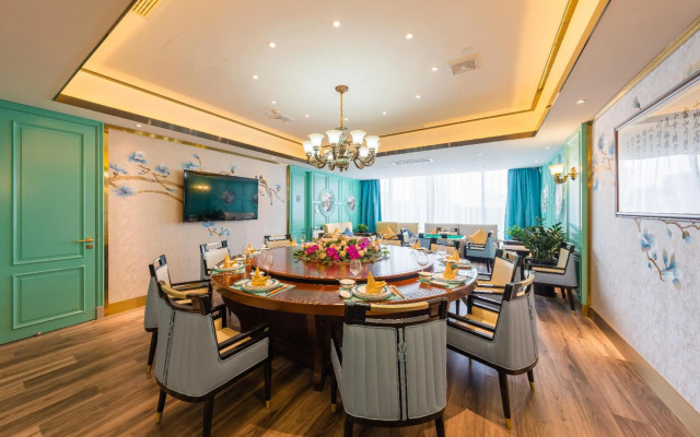 Beijing You 'anmen West Railway Camp Station Atour Hotel