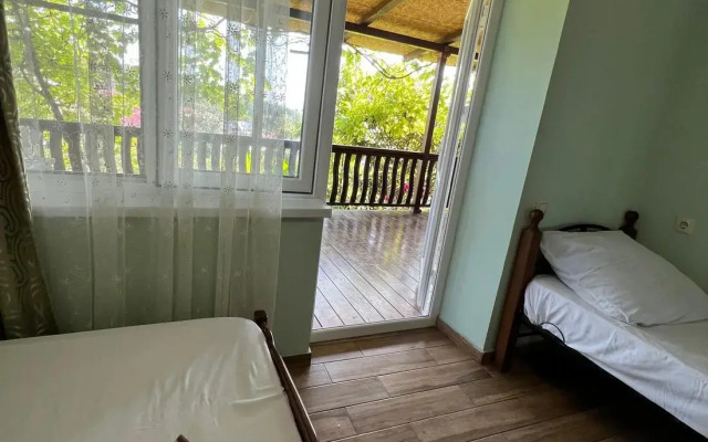 The Guest House At Henry's