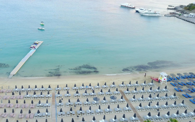 Mykonos Dove Beachfront Hotel