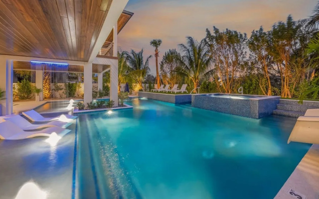 Deep Blue Sea in Sarasota