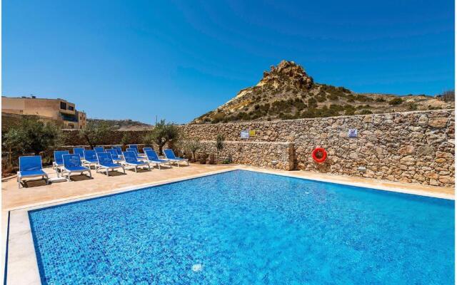 Hillock Residence Apartments