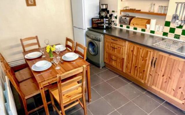 Holiday Home Maesmynis