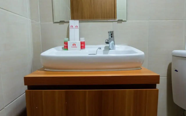 Simple Studio the Oasis Mahogany Apartment