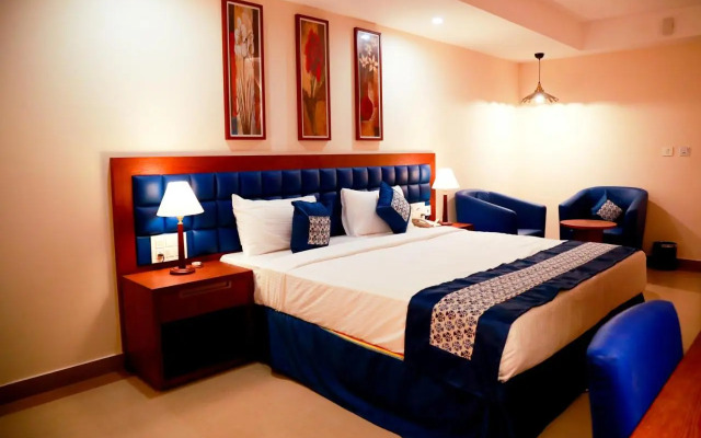 Le Adams Kochi Infopark