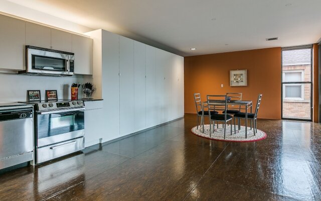 Jolly Ollie - Ultra Modern OKC Loft - Sleeps 4