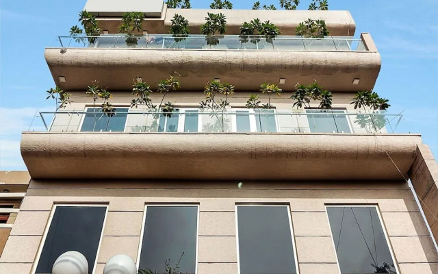 OYO 388 Hotel Signature leaf
