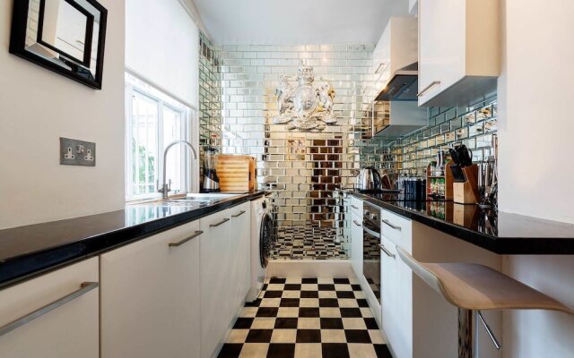 Queen's Gate Gardens