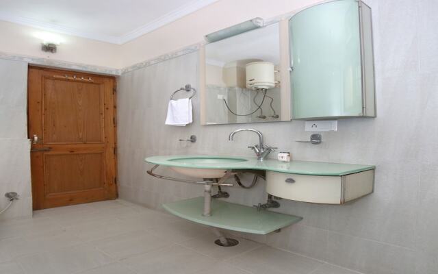 OYO 10208 Home Valley View 2BHK Kasauli
