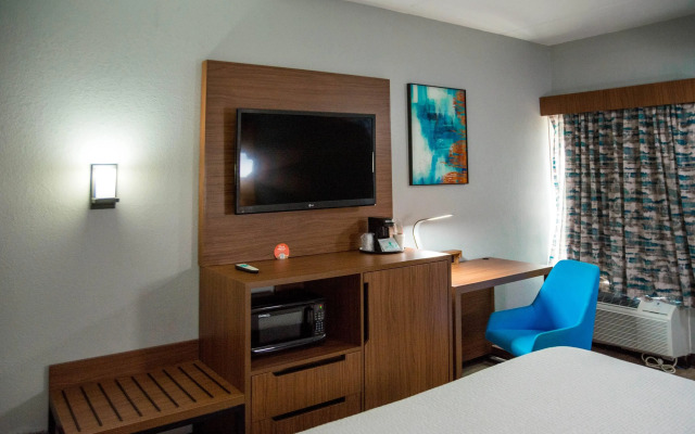 La Quinta Inn & Suites by Wyndham Fayetteville I-95