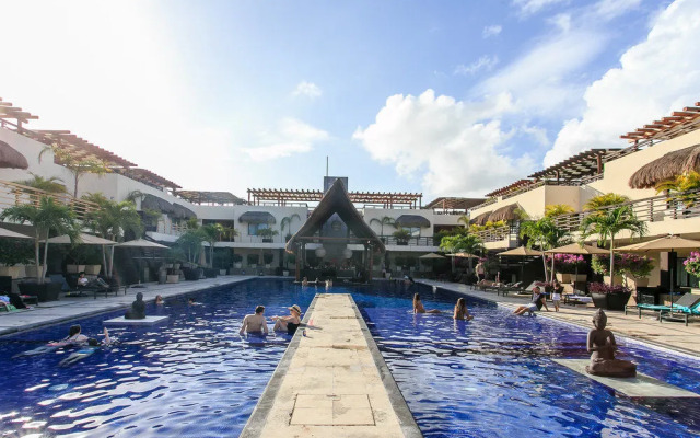 Aldea Thai 2212 2 Bedrooms by RedAwning