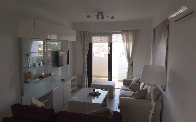 Marina Apartment 4