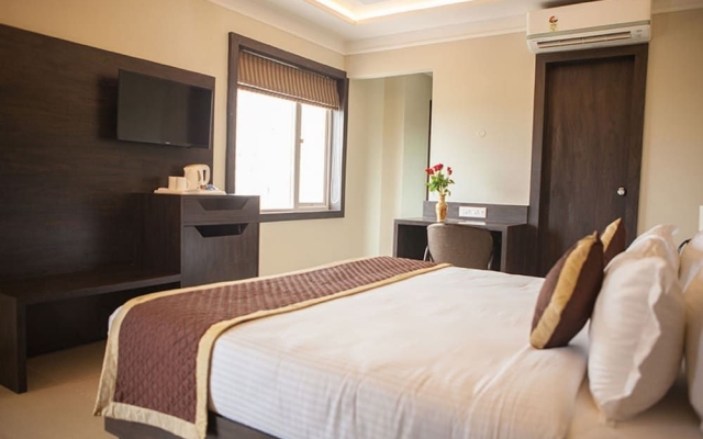 Hotel RG Inn