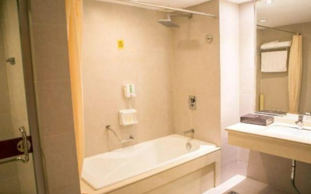 Taitan International Hotel