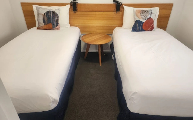 Elphin Villas Serviced Apartments & Motel Suites