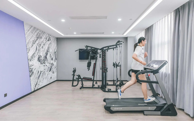 Atour Hotel (Jiangyin Binjiang Middle Road Sports Center)