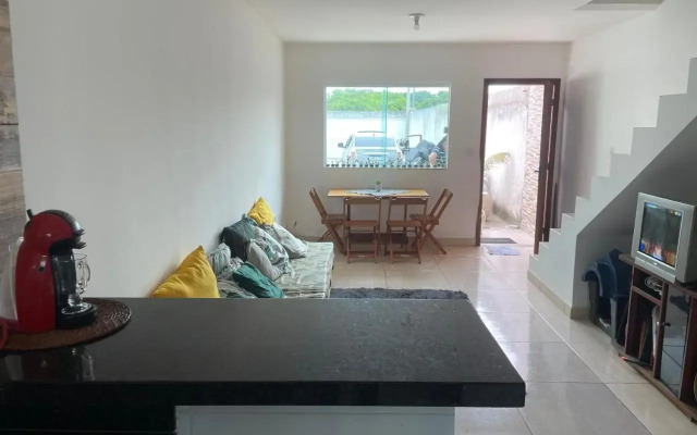 Casa Duplex 2 quartos com amplo quintal