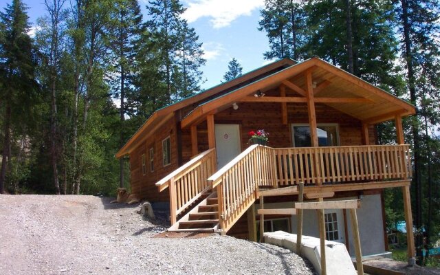 Alexa Chalets -Timber Inn & Restaurant