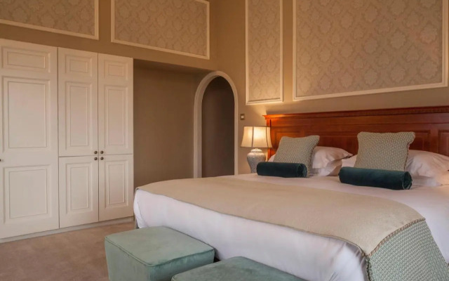 Liffey Valley House Hotel