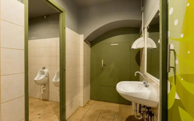 The Bachelor Bar - Bunker | Private Club