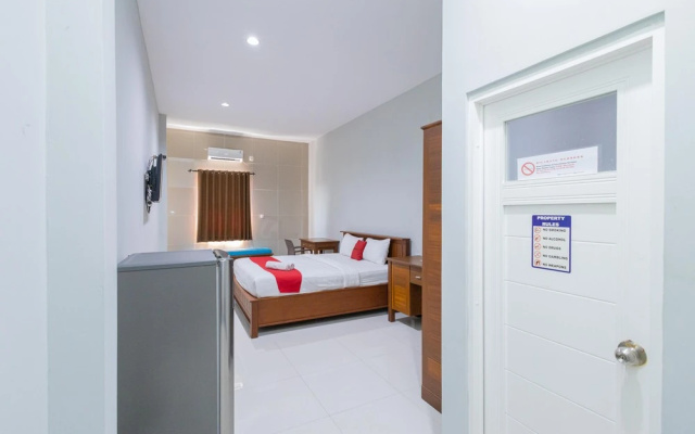 RedDoorz near Universitas Wijaya Kusuma 2