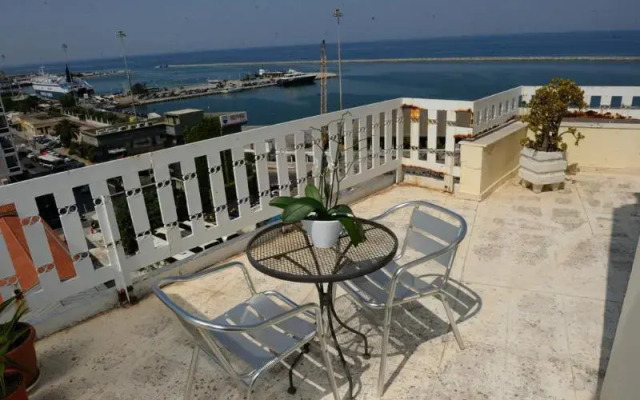 Adonis City Hotel
