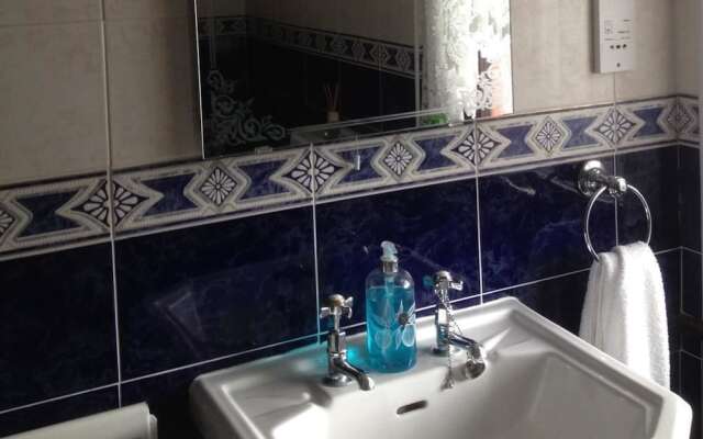 Caledonia Guest House