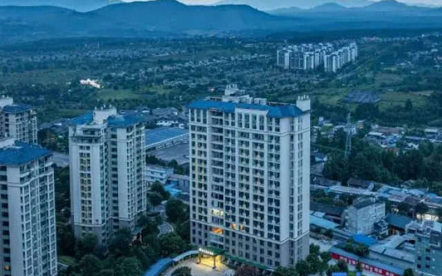 Tengchong Rezen Hot Spring Hotel