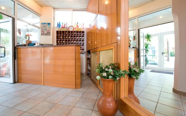 Anesis Hotel