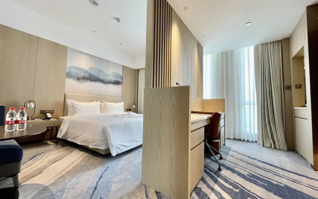 White Swan VYV Hotel