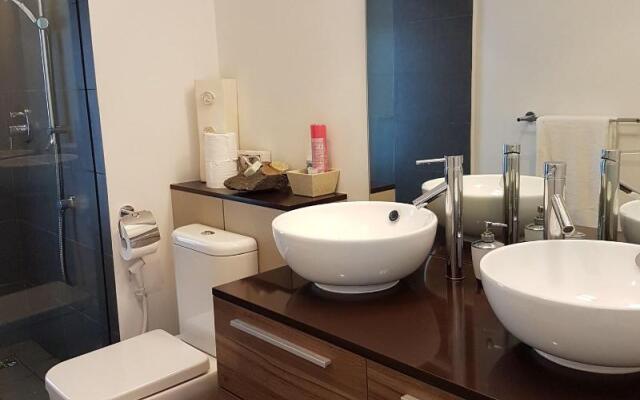 Azuri Apartment with Beach, Pools, Gym, Restaurants, Spa, Boats, kids Corner