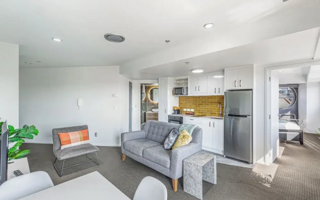 Contemporary 1Br City Escape  With Pool & Gym