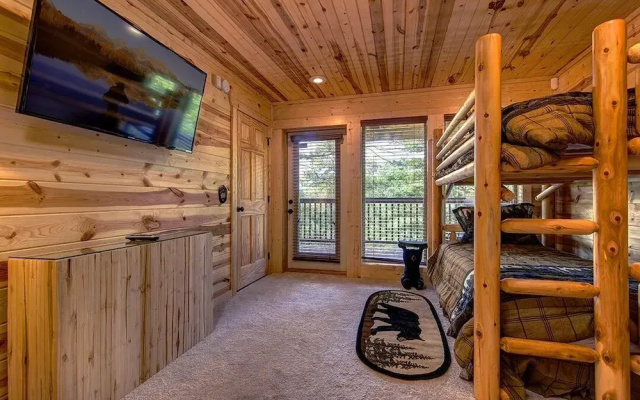 Frosty Bear 1338 - 4 Br Cabin