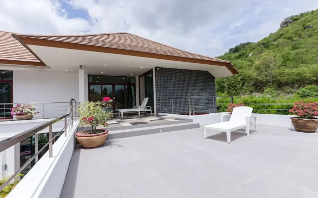 Unique Pool Villa with 5 Bedrooms and Sea View (PM-C1)