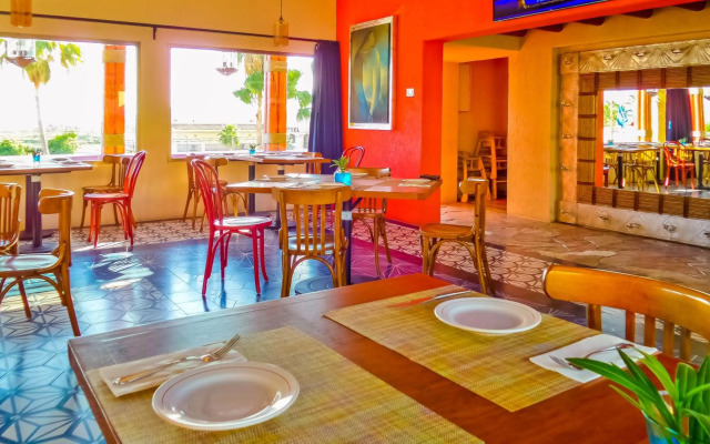 Los Patios Hotel