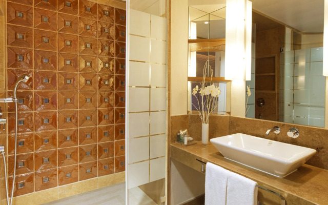 Real Marina Hotel & Spa