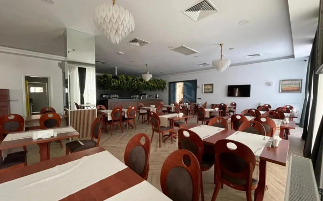 Mourouj Gloria White Palace Hotel & SPA