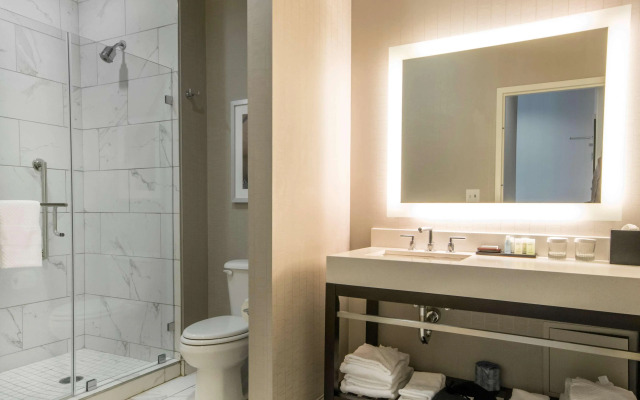 Embassy Suites Louisville Downtown