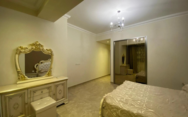 Teryan street 3 bedrooms Luxury and Unique apartment TT777