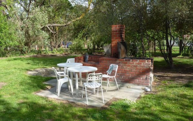 Little River Inn - Hostel