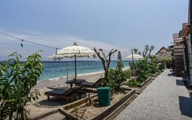 Road Beach Homestay by ZUZU
