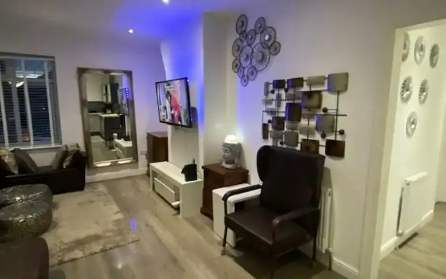 Charming 3-bed Apartment in London