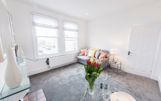 Newly Refurbished, Stylish 1BR Flat in Fulham