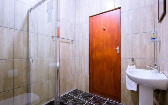 Gariep Dam SunRose Group of Guest Houses