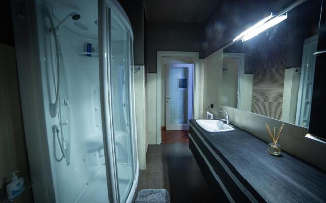 Cinematic Modern Flat, 100 mt da Ospedale
