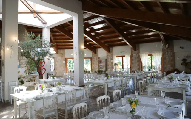 Valle Dell'Aquila Country House